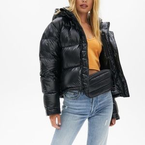 tna super puff shorty || ARITZIA